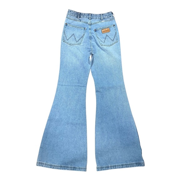 Billabong x Wrangler High Rise Medium Wash Floral Patchwork Non-Stretch Jean. 27 - Picture 10 of 15